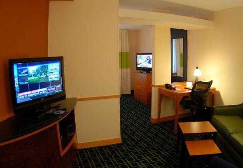 Fairfield Inn & Suites By Marriott Mobile Daphne/Eastern Shore Spanish Fort Bilik gambar